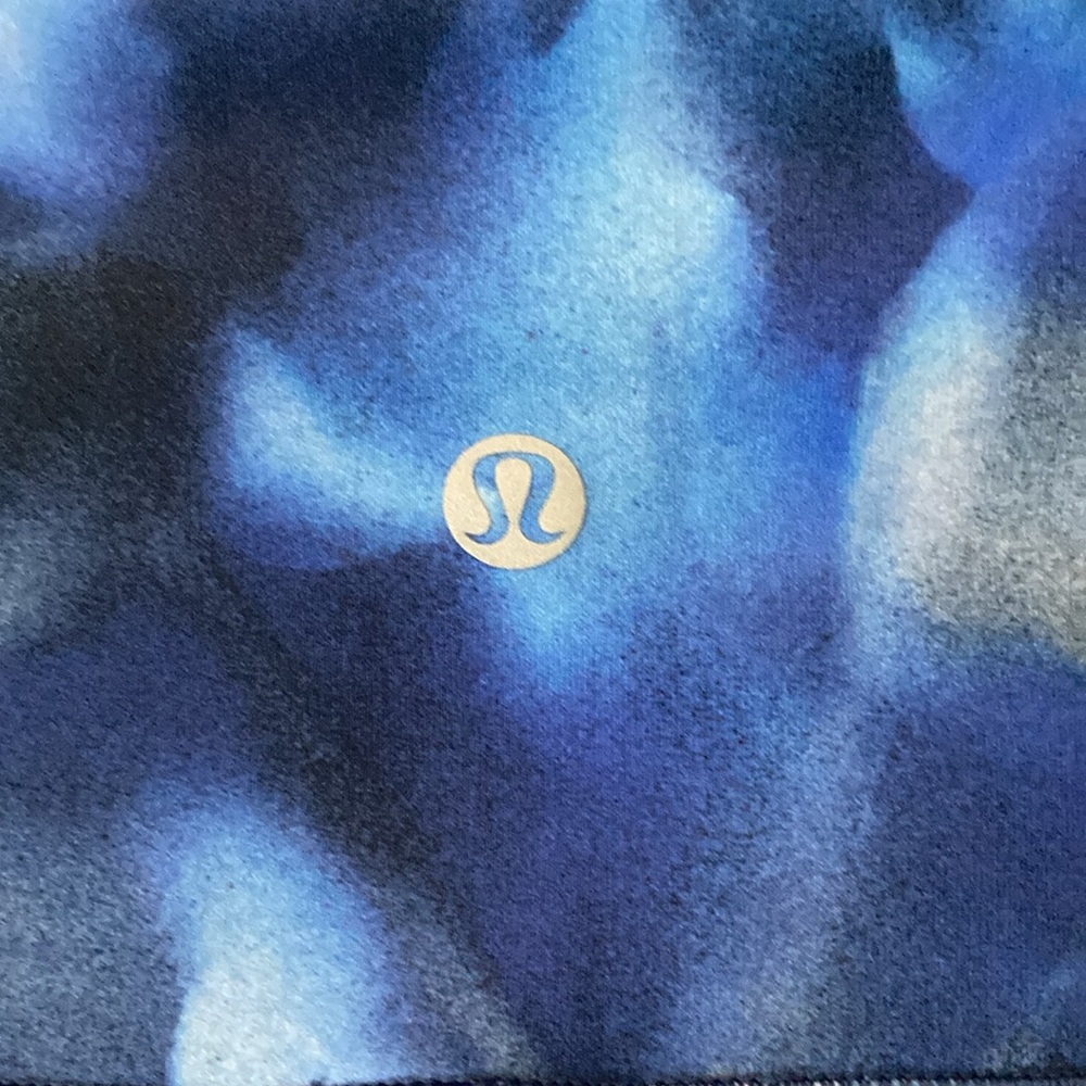 Lululemon - Picture 2 of 6